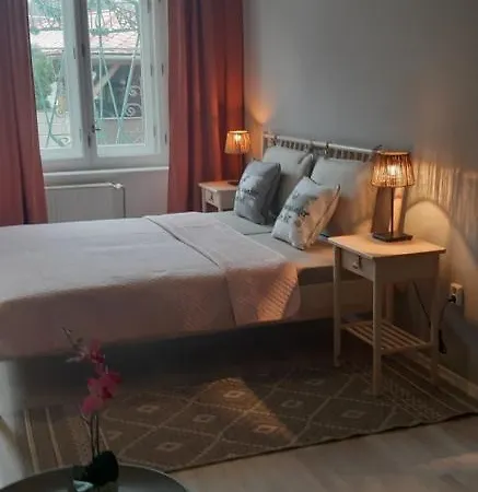 B Apartament *